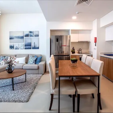 Luxury Family Retreat: Beach & Mall Access with Balcony Views Samaheej Exterior photo
